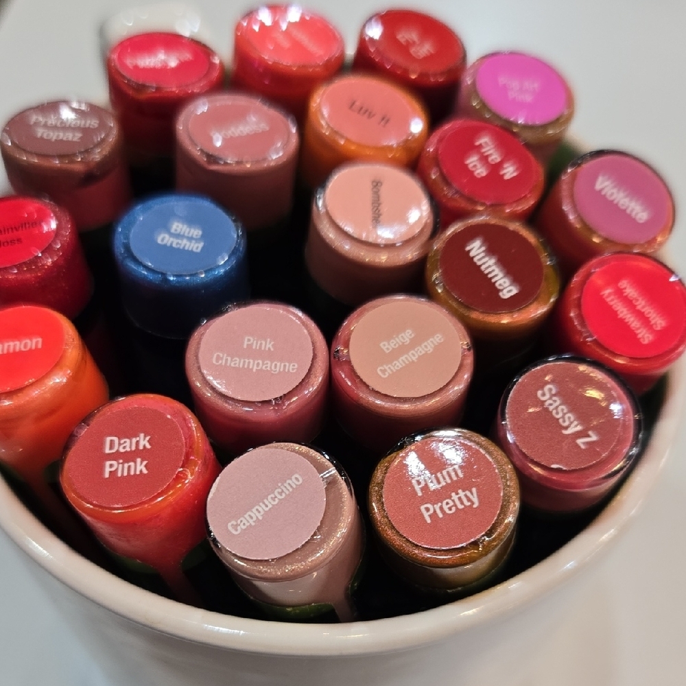 LipSense Pink Lipstick Collection - Picture 3 of 4